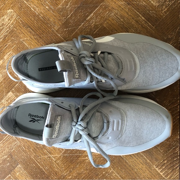 Reebok Running Shoes - Picture 5 of 9